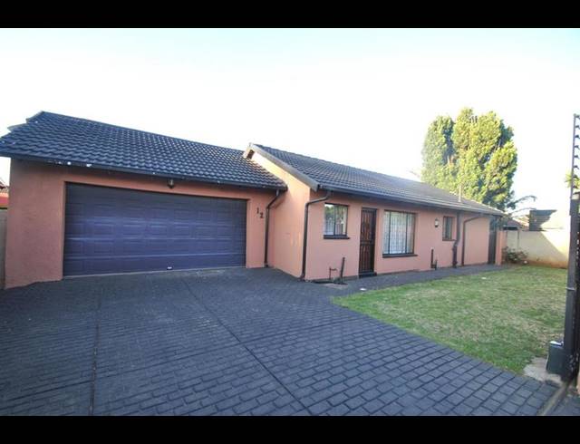 3 BEDROOM HOUSE FOR SALE IN DAWN PARK